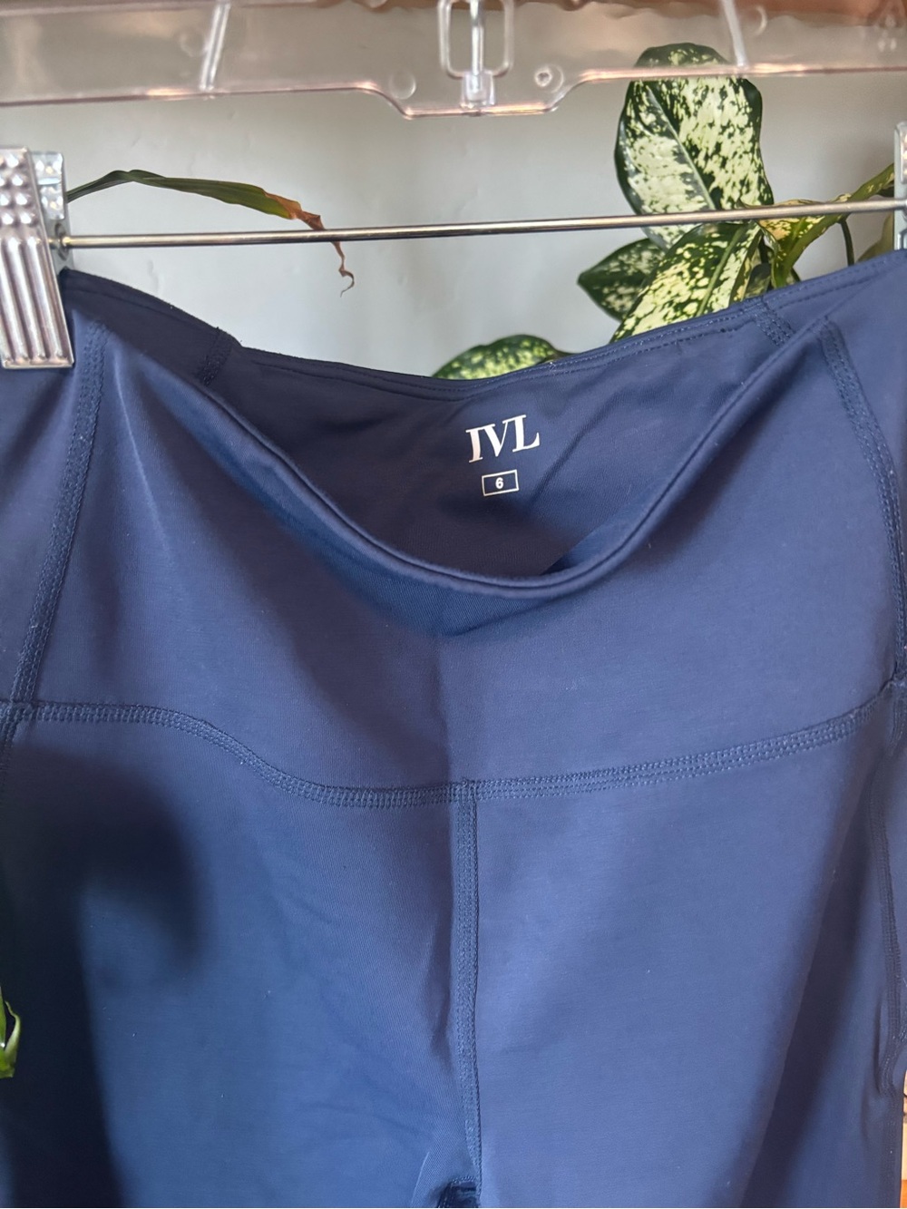 IVL Everyday Sculpted Legging in Navy | Size 6 - Picture 2 of 5